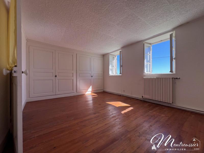 Propriété - 400 m² - 20 pièces