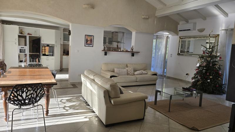 Propriété - 295 m² - 12 pièces