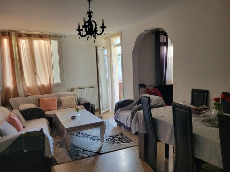 Appartement - 84 m² - 5 pièces