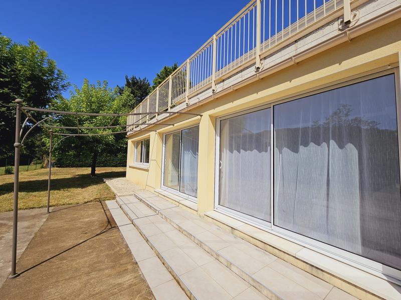 Maison traditionnelle - 180 m² - 6 pièces