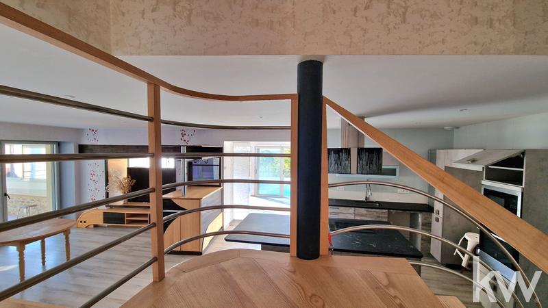 Maison - 268 m² - 8 pièces