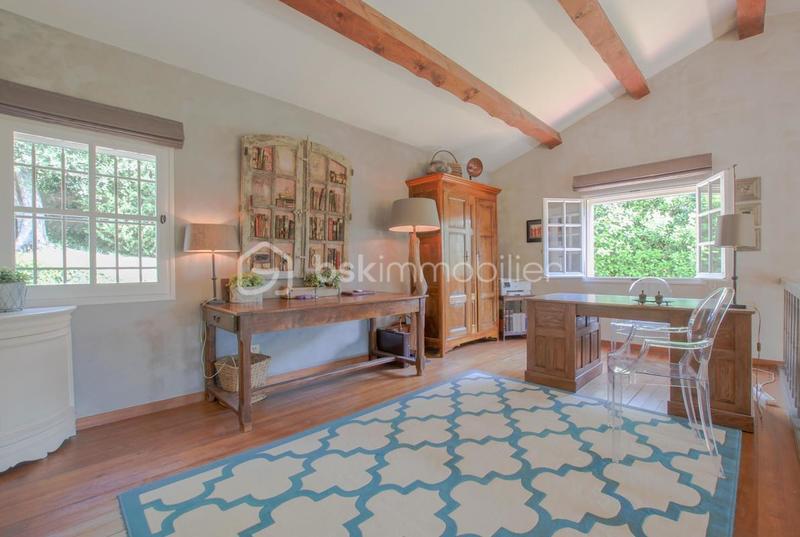 Maison - 292 m² - 7 pièces