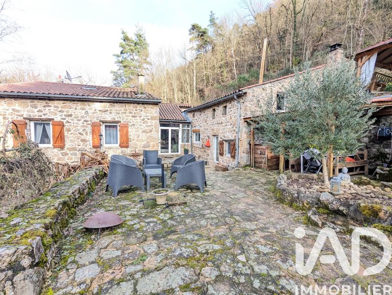 Maison - 210 m² - 4 pièces