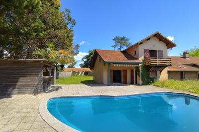 Maison - 200 m² - 7 pièces