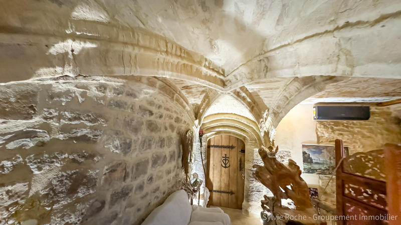 Propriété - 402 m² - 8 pièces