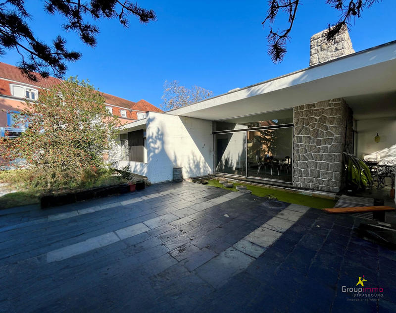 Maison - 231 m² - 8 pièces