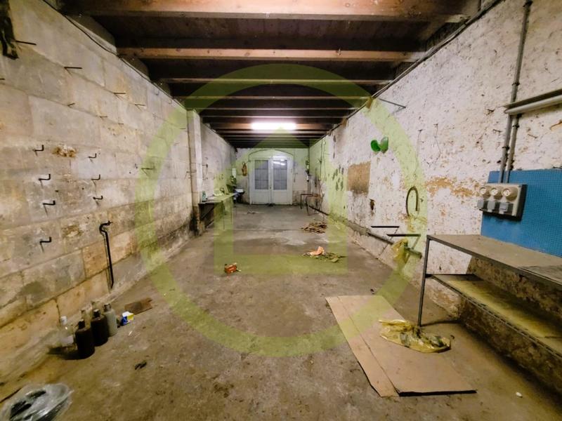 Maison - 237 m² - 4 pièces