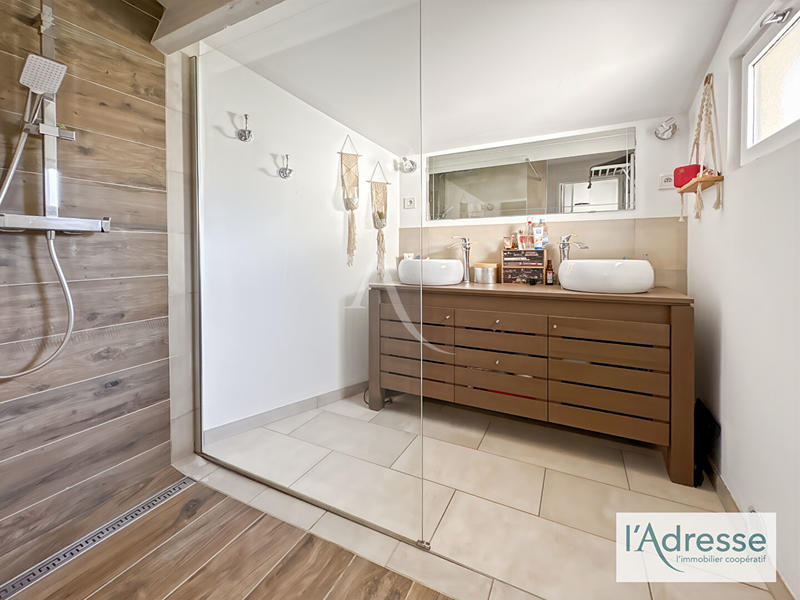 Maison - 94 m² - 6 pièces