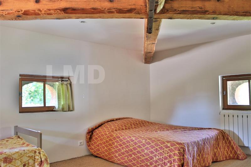 Maison - 437 m² - 17 pièces