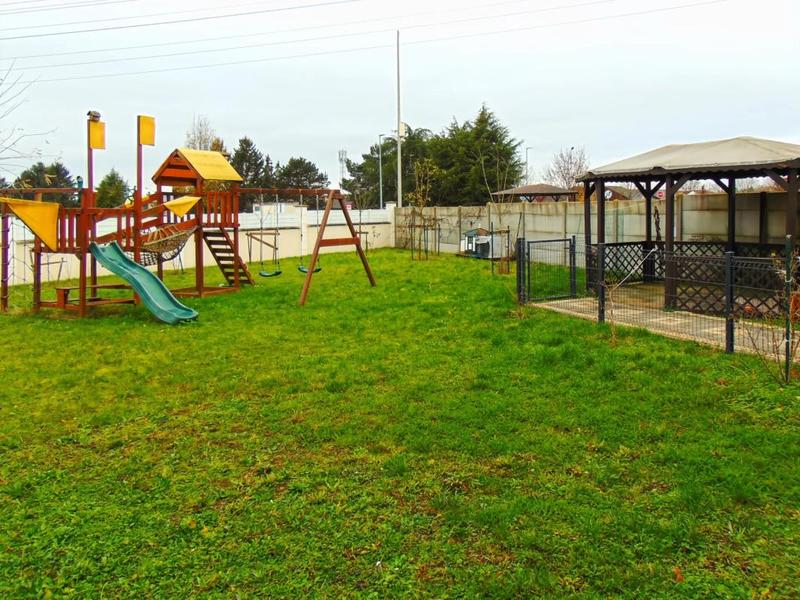 Maison - 145 m² - 9 pièces