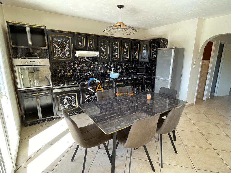 Appartement - 75 m² - 3 pièces