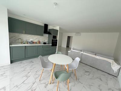 Villa - 90 m² - 4 pièces