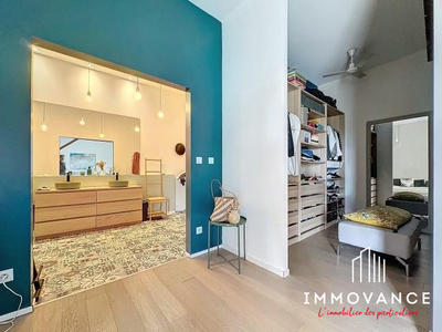 Maison - 335 m² - 8 pièces