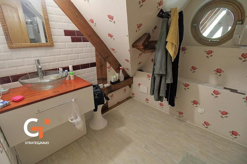 Maison - 195 m² - 7 pièces