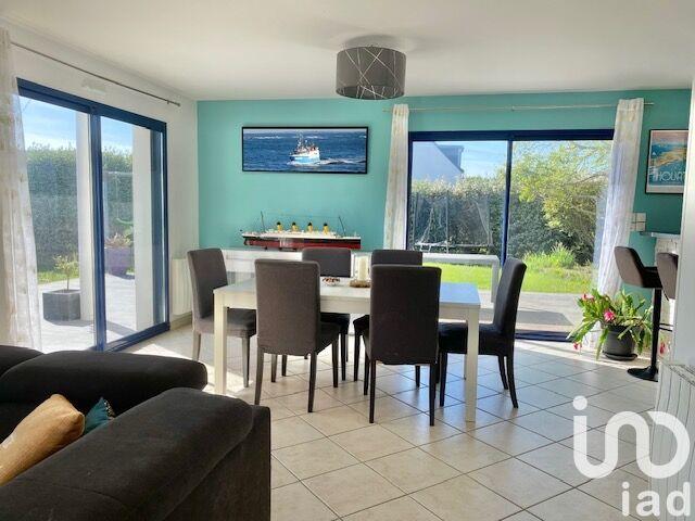 Maison - 121 m² - 8 pièces