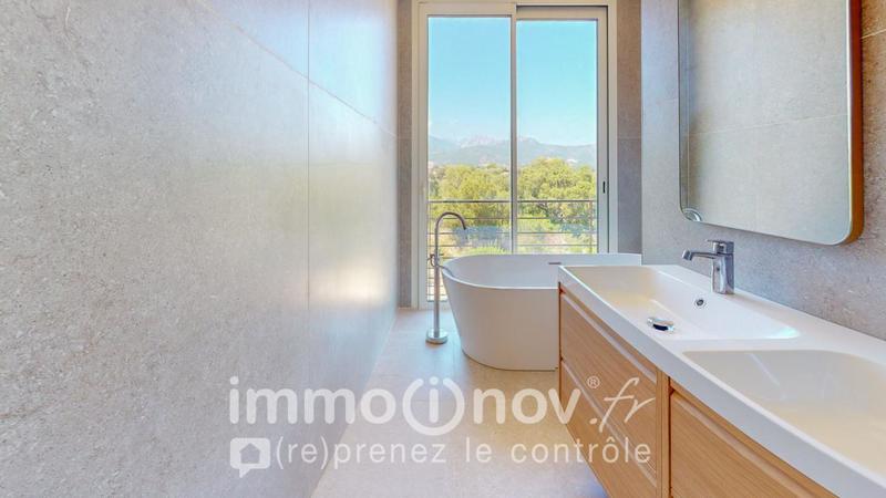 Maison d'architecte - 220 m² - 8 pièces