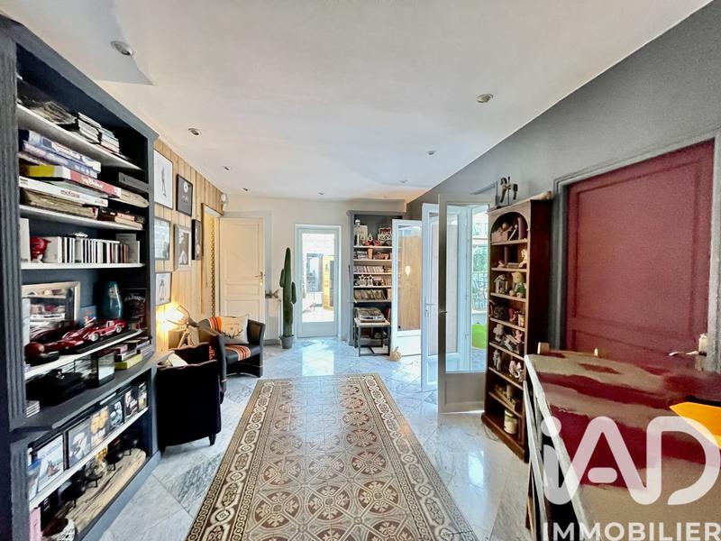 Maison - 408 m² - 11 pièces