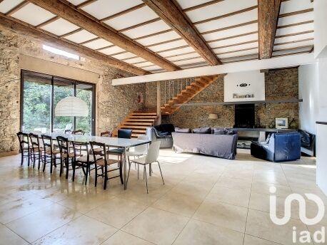 Maison - 430 m² - 7 pièces