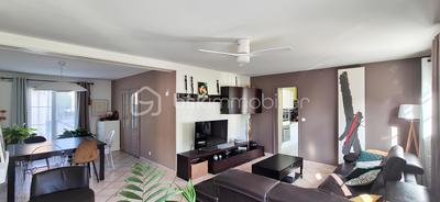 Demeure - 268 m² - 9 pièces