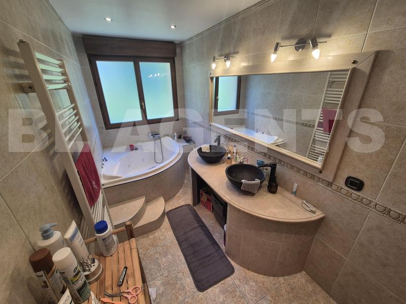 Maison contemporaine - 162 m² - 7 pièces