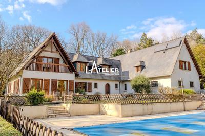 Propriété - 310 m² - 9 pièces