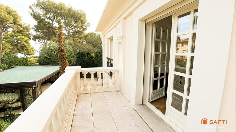 Villa - 419 m² - 10 pièces