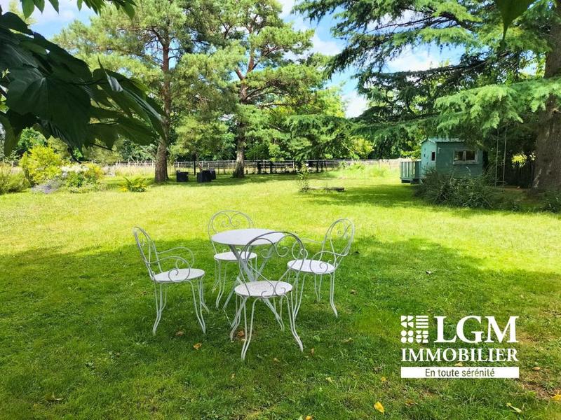 Maison - 242 m² - 5 pièces