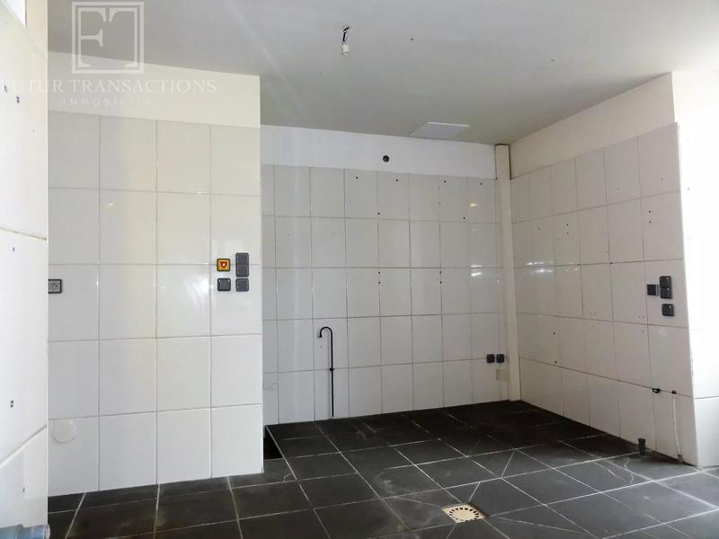 Local commercial - 95 m² - 4 pièces