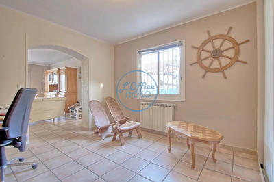 Maison - 93 m² - 5 pièces