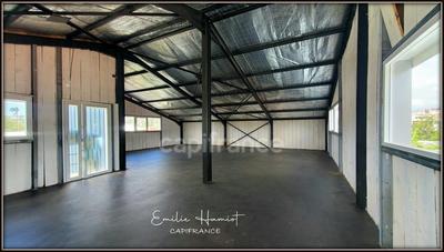 Local commercial - 130 m² - 1 pièce