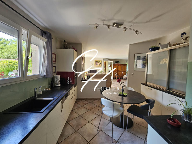 Maison - 141 m² - 7 pièces