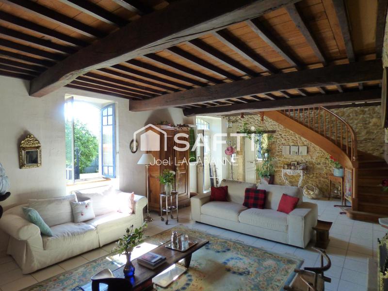 Maison - 260 m² - 7 pièces