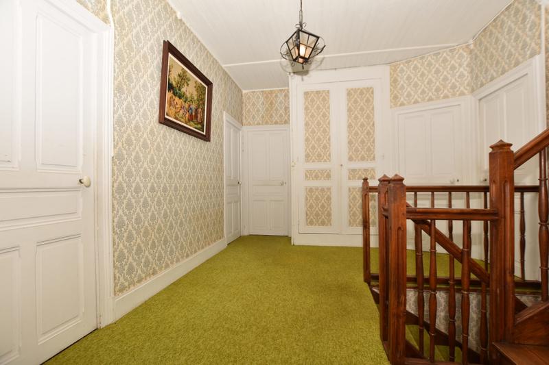 Maison - 218 m² - 12 pièces