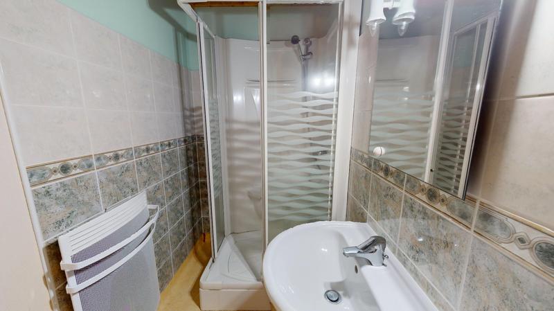 Maison - 240 m² - 11 pièces