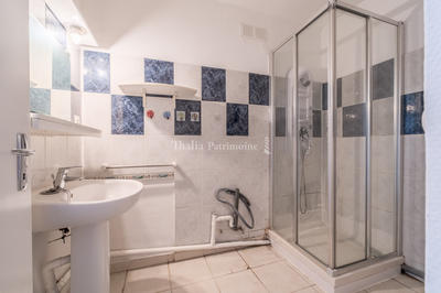 Appartement - 85 m² - 5 pièces