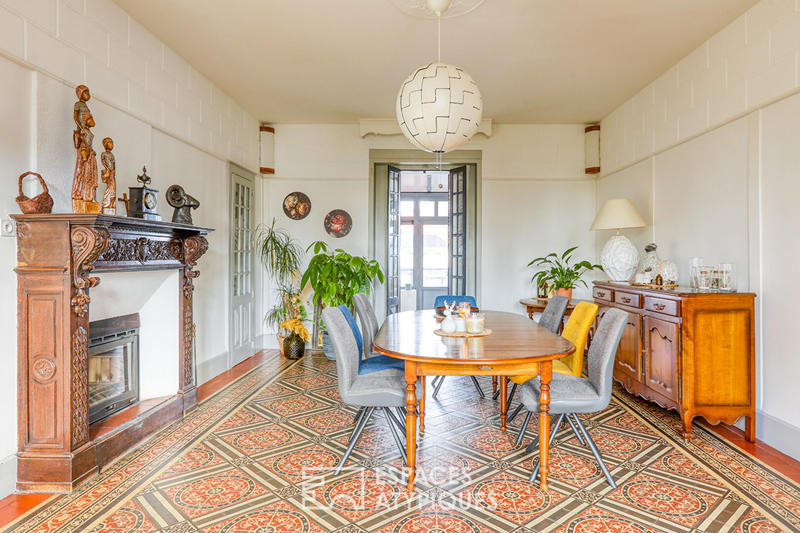 Maison - 278 m² - 11 pièces