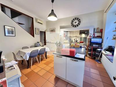 Maison - 160 m² - 9 pièces