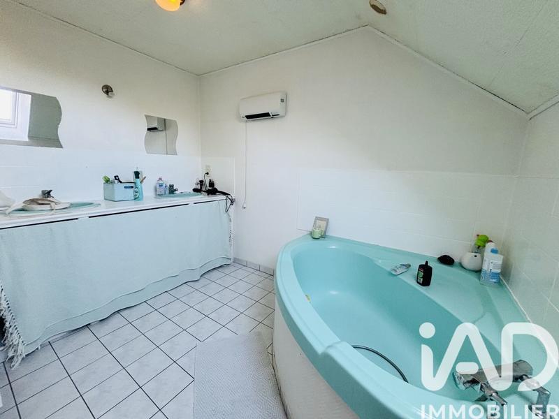 Maison - 210 m² - 8 pièces