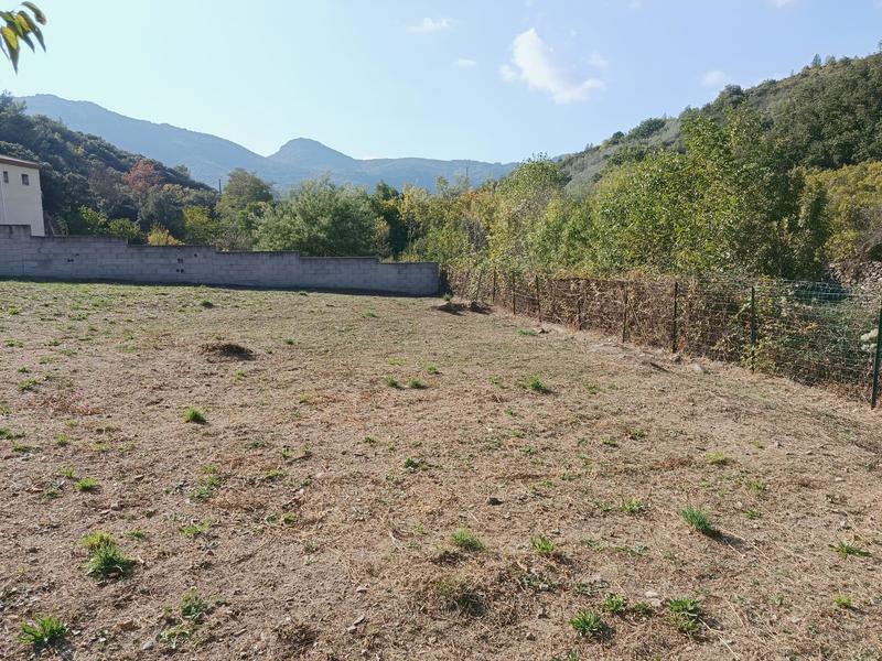 Terrain constructible - 2 011 m²