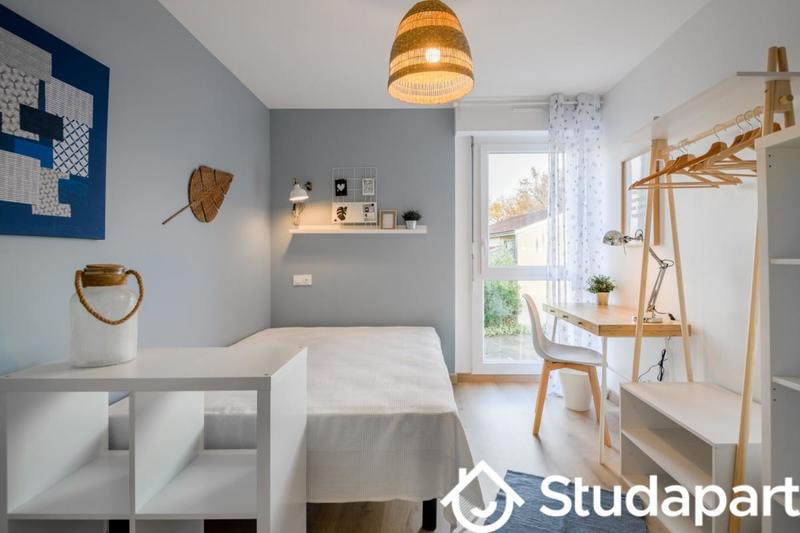 Chambre - 11 m² - 1 pièce