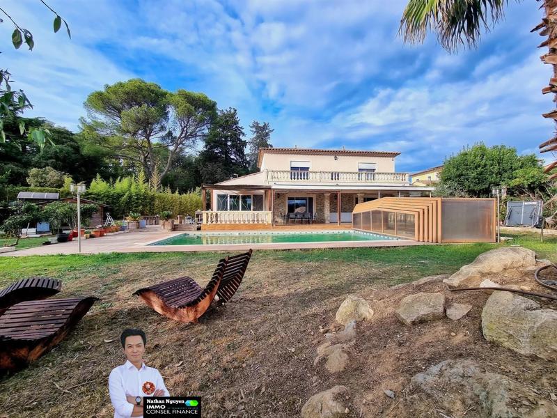 Maison - 181 m² - 8 pièces