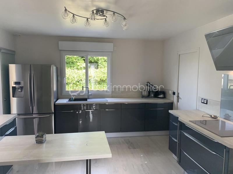 Maison traditionnelle - 159 m² - 6 pièces