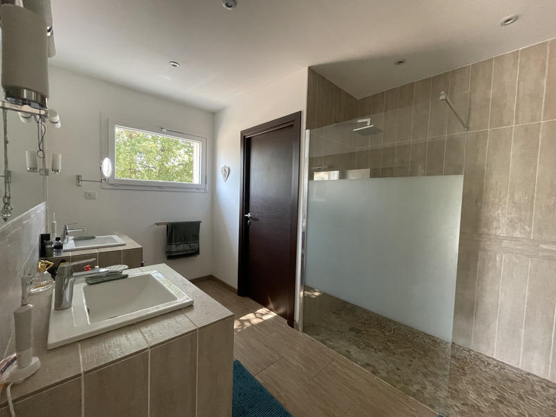 Maison - 203 m² - 5 pièces