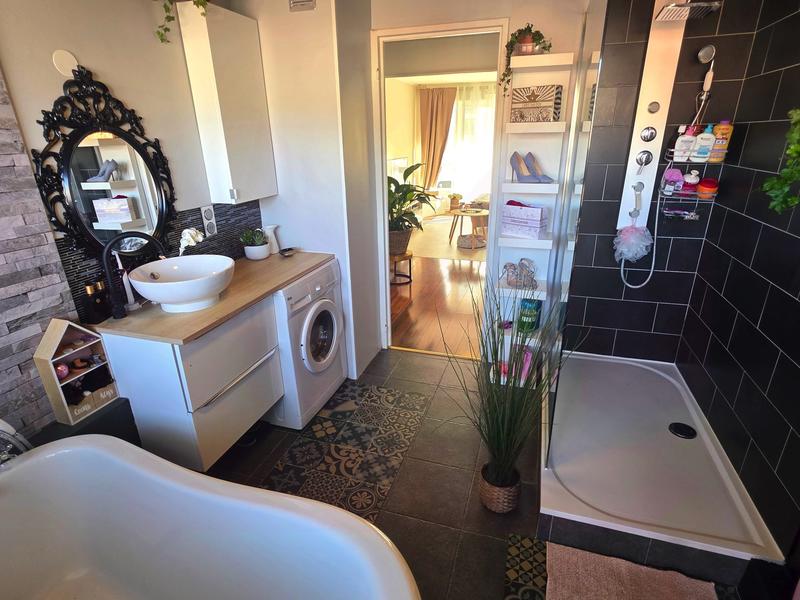 Appartement - 79 m² - 3 pièces