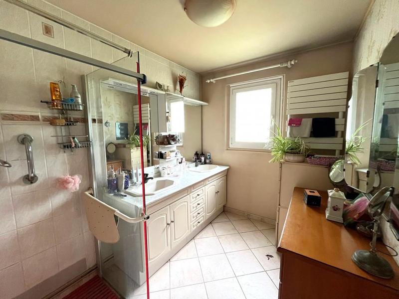 Maison - 137 m² - 6 pièces