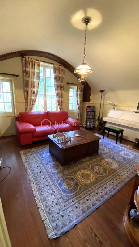 Demeure - 235 m² - 8 pièces