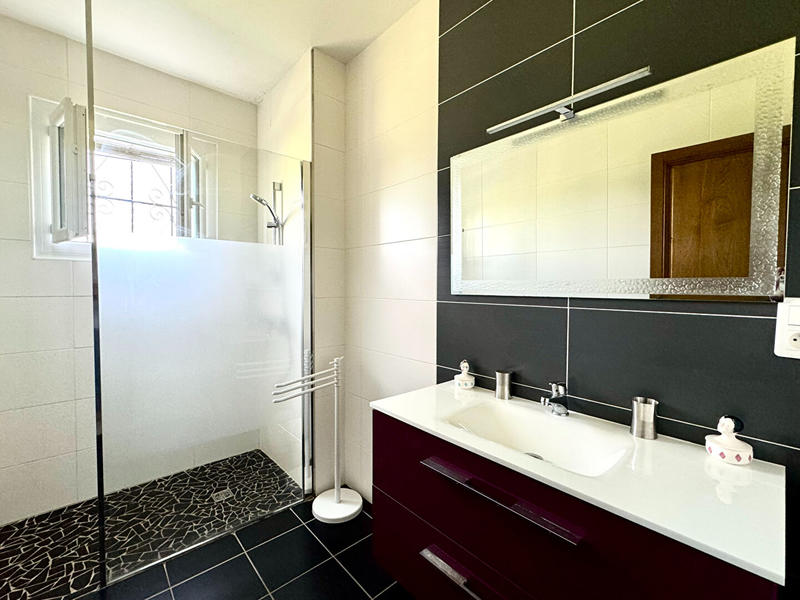 Maison - 372 m² - 10 pièces