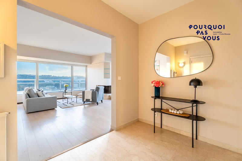 Appartement - 200 m² - 6 pièces