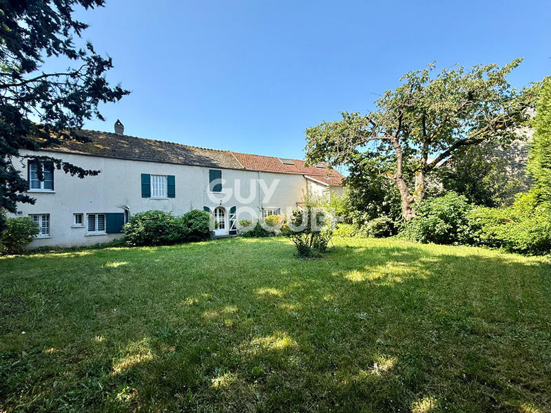 Maison - 245 m² - 8 pièces