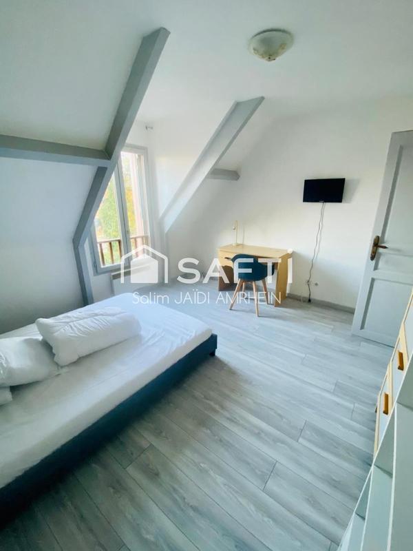 Maison - 249 m² - 9 pièces